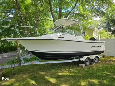Trophy 2002 WA
