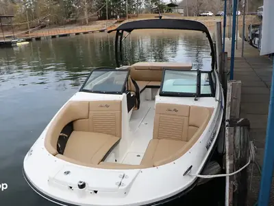 2024 Sea Ray SPX 230