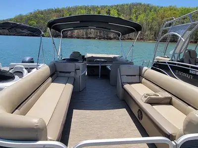2022 Sweetwater 2386 C