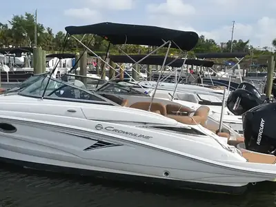 2023 Crownline E225 XS
