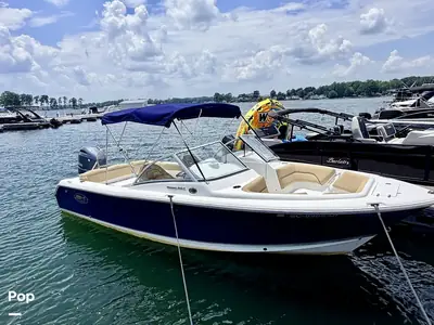 Sea Hunt ESCAPE 211 LE