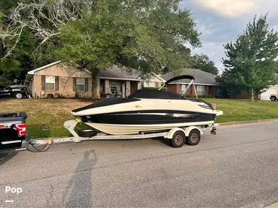 2010 Sea Ray Sundeck 220