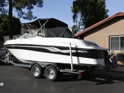 1999 Four Winns 240 HORIZON