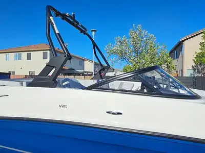 2022 Bayliner VR5