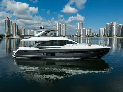 Azimut 78 Fly