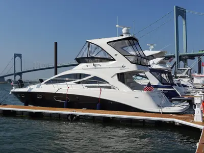 Sea Ray 450 Sedan Bridge