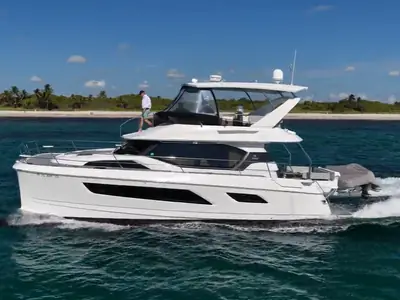 2020 Aquila 44