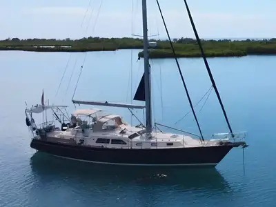 Island Packet 485