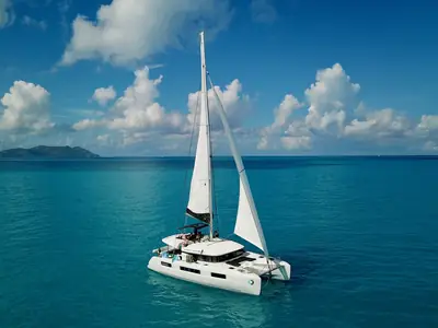 2019 Lagoon / Groupe Beneteau 50