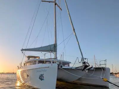 2010 Lagoon 421