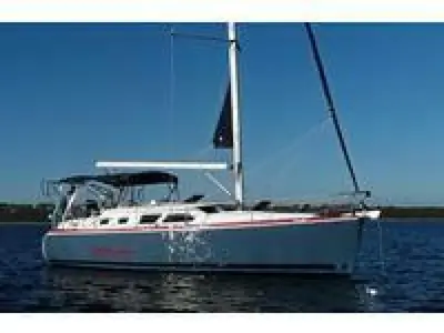 Hunter 41 Deck Salon