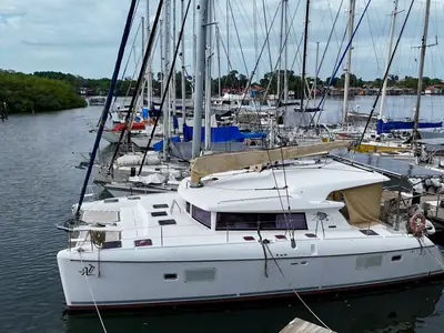 2013 Lagoon 421