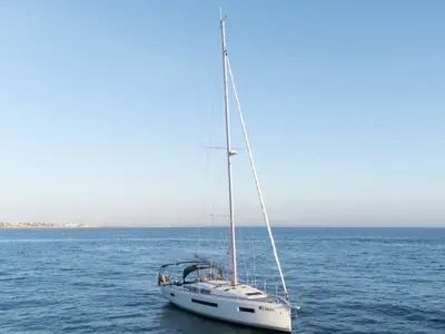 2022 Jeanneau Sun Odyssey 490