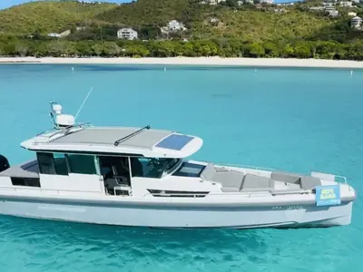 2019 Axopar 37 Cross Cabin