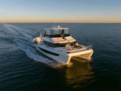Aquila Power 42 YACHT-I/O