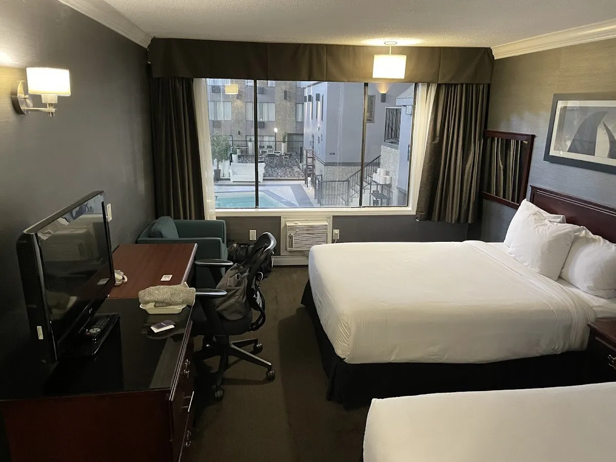 Sandman Hotel & Suites Kelowna