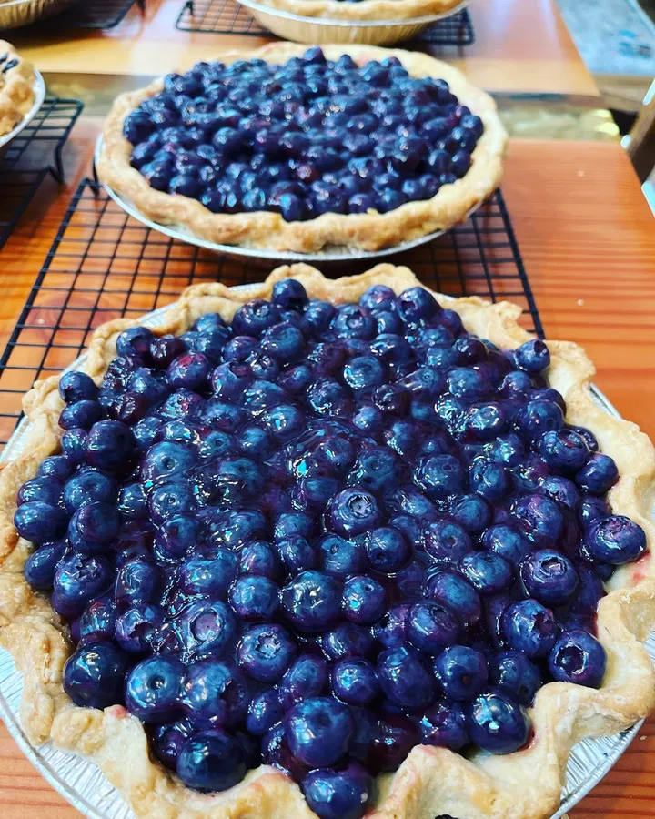 Grandma’s Country Pies