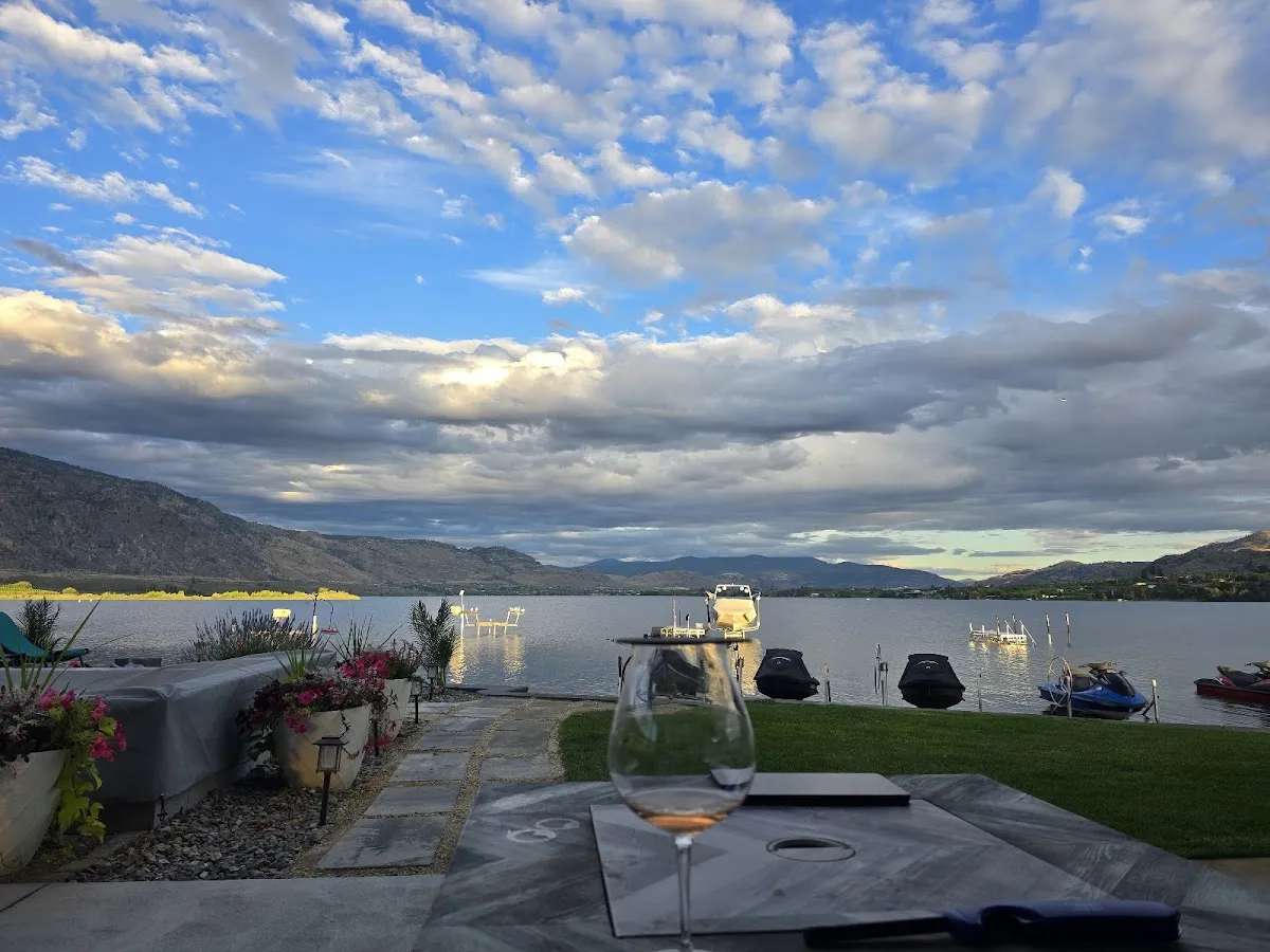 Rendezvous Beach Resort