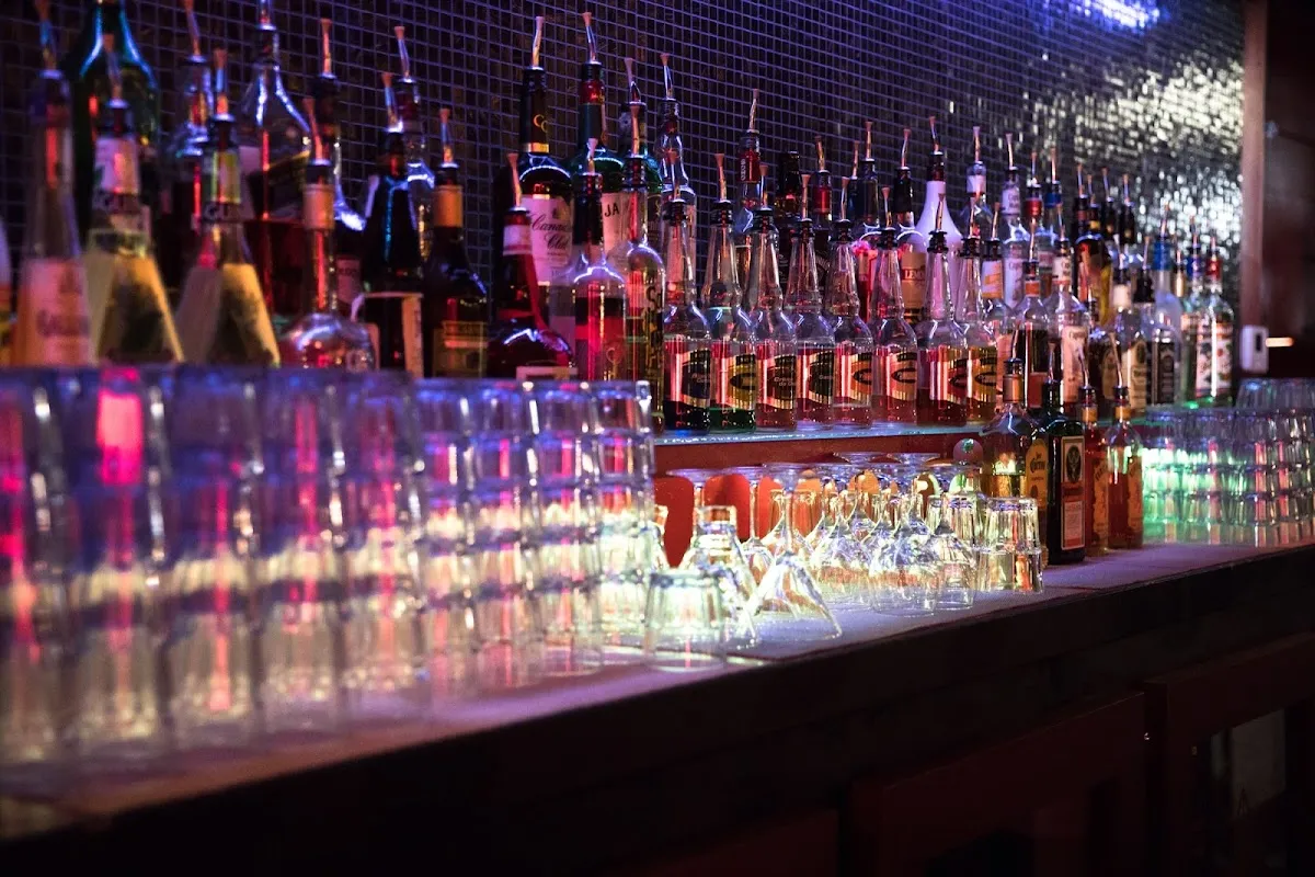 Status Nightclub Vernon