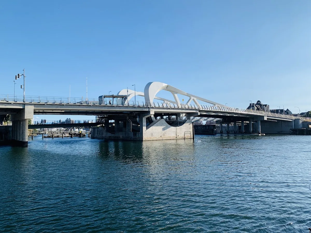 Johnson Street Bridge