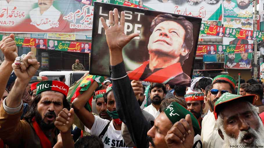 Imran Khan's Party to Protest Against "Sinking Economy" from Today