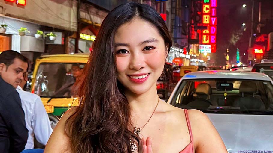 Two Mumbai Youths Arrested for Harassing a South Korean Vlogger; Harassment Video Goes Viral