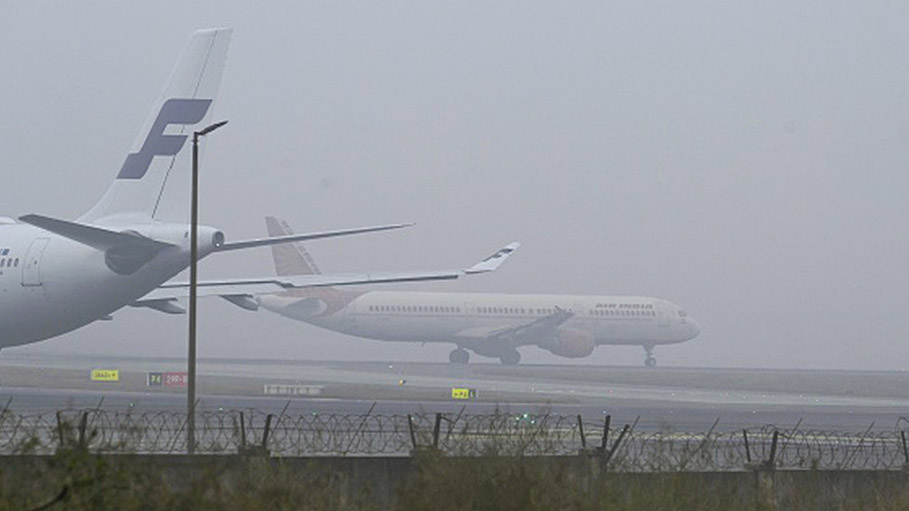 Dense Fog Causes Travel Chaos in Delhi
