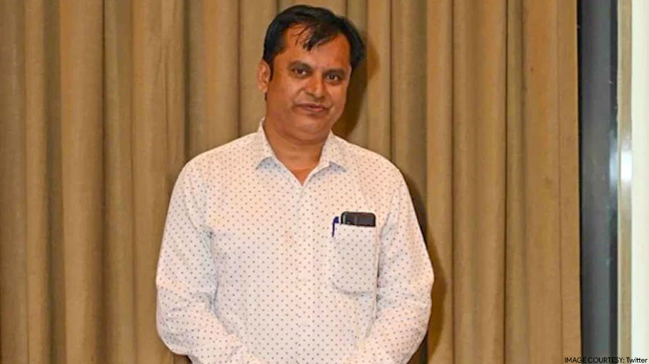 Doctor in Pune Delivers Baby Girls for Free at His Hospital