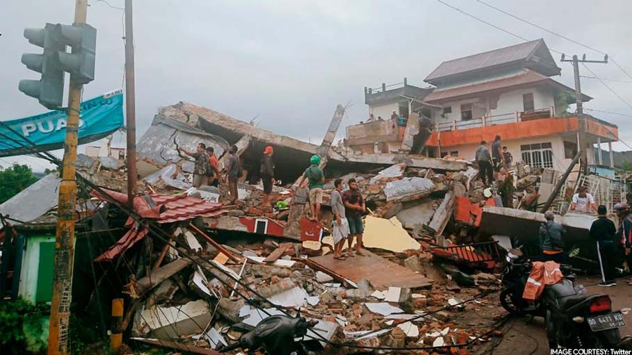 3 Consecutive Earthquakes Hit Indonesia Island, No Tsunami Threat
