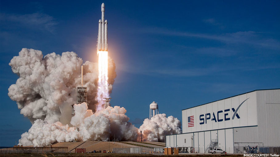 Elon Musk's SpaceX Aims to Raise $1.7 Billion