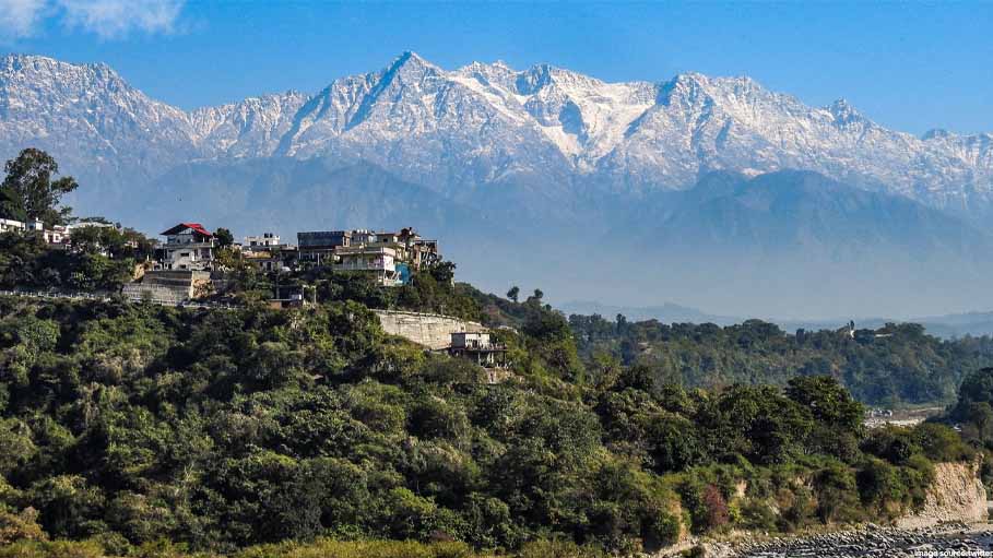 24x7 Eating Facility for Tourists Visiting Himachal Pradesh: Chief Minister