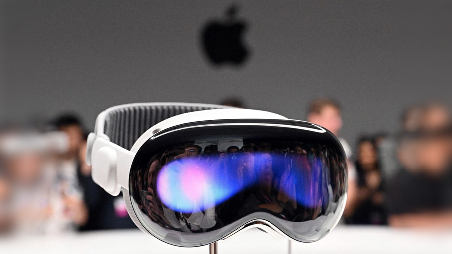 US Apple Enthusiasts Acquire The $3,500 Vision Pro