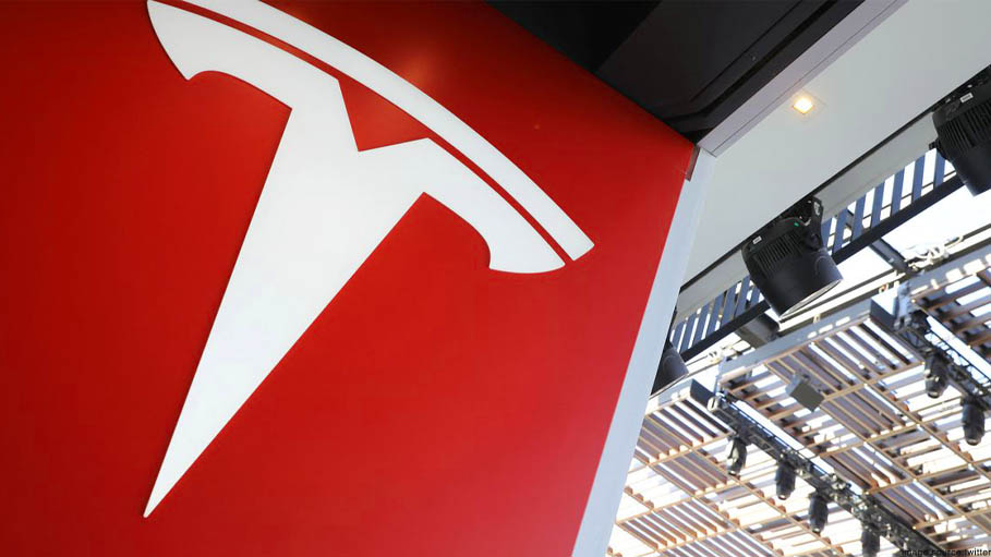 Fired Employees Sue Tesla Over Mass Layoff