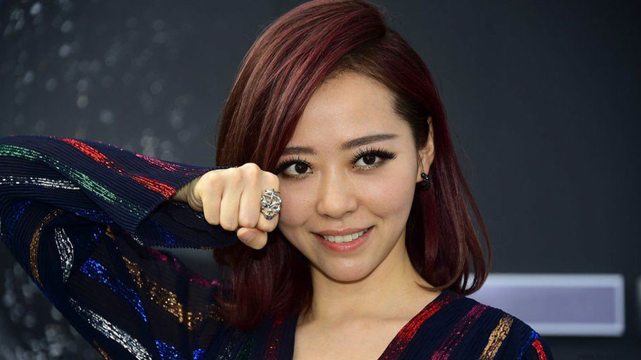 Chinese Singer Receives Flak for Intentionally Infecting Herself with The Coronavirus