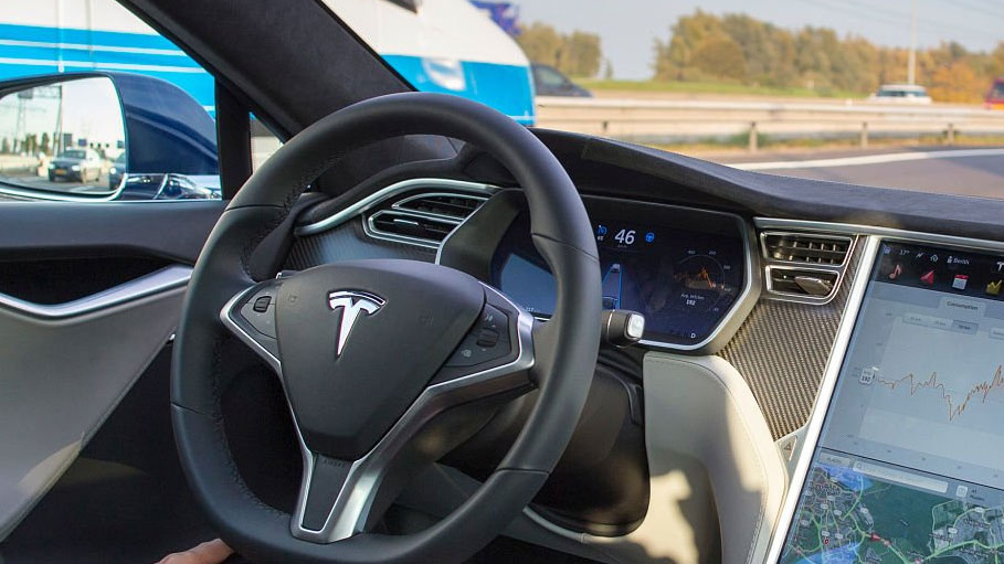 Tesla Resolves Lawsuit over Autopilot Crash That Killed Apple Engineer