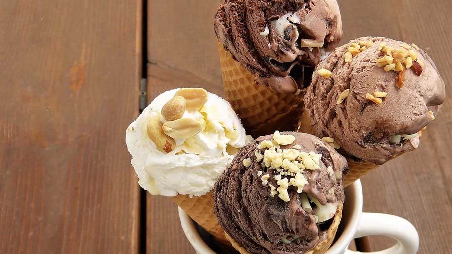 Chinese Ice Cream Doesn't Melt Even When Baked with Blowtorch