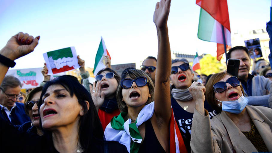 United States Praises "Remarkable" Displays of Courage as Women Protest in Iran