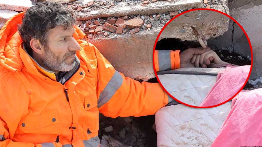 A Turkish Father Refused to Let Go of His Dead Daughter's Hand