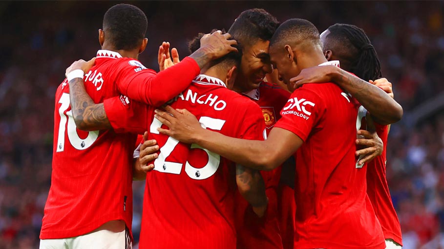 Manchester United Thrash Chelsea to Return to Champions League
