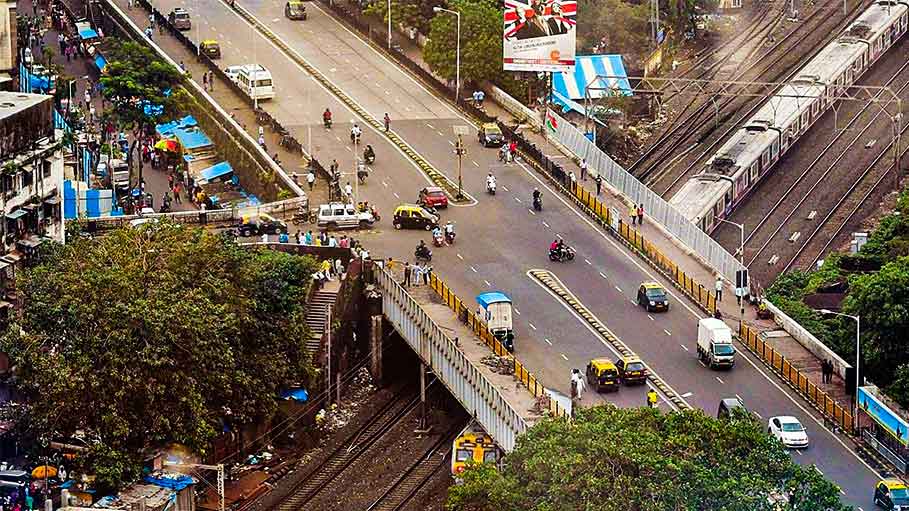 Andheri's Gokhale Bridge Must be Closed by The Mumbai Civic Body