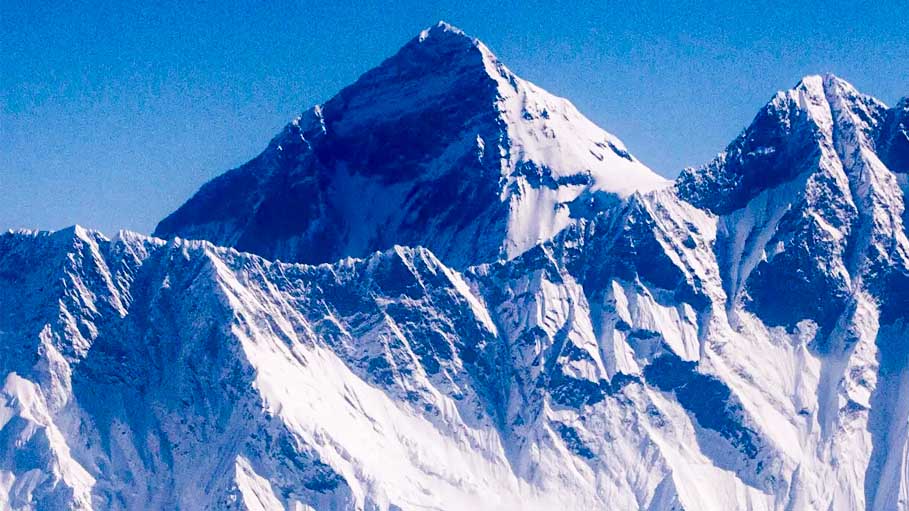 Coronavirus Reaches Everest Base Camp, Symptoms Resemble Altitude Sickness