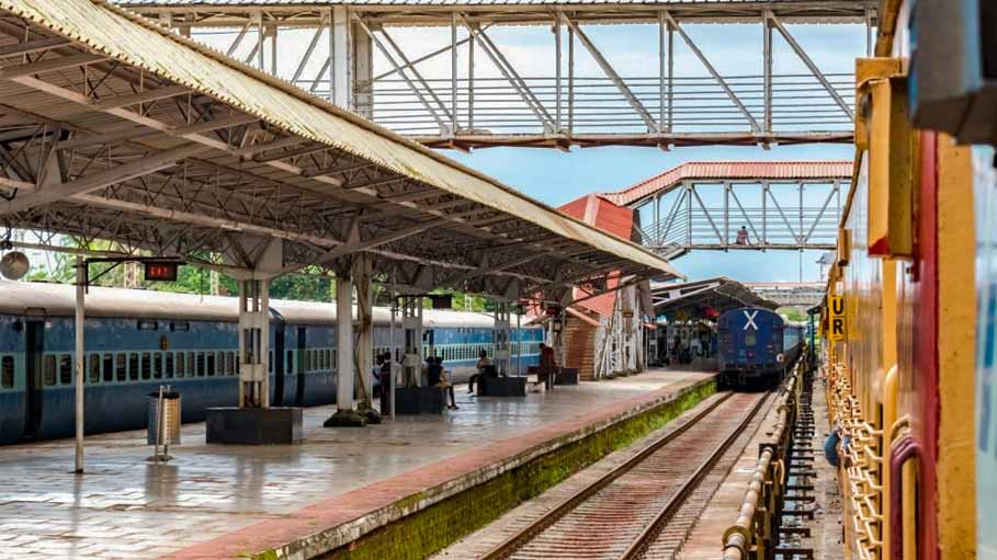 Almost 2.47 Lakh Vacant Posts in Railways According to RTI Reply