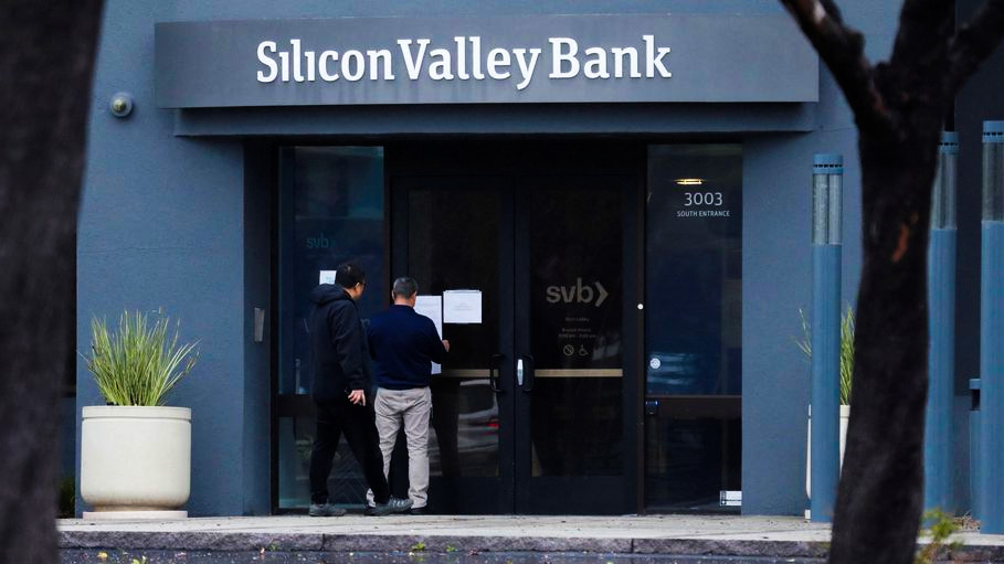 Silicon Valley Bank Collapse: Here's What It Means for Tech