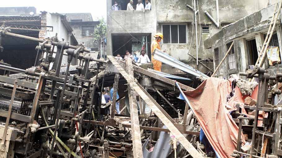 1 Dead, 16 Injured after Residential Building Collapses: Mumbai