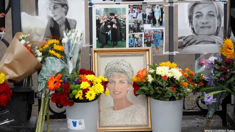 Mourners Mark Princess Diana's Death Anniversary in Paris, 25 Years on