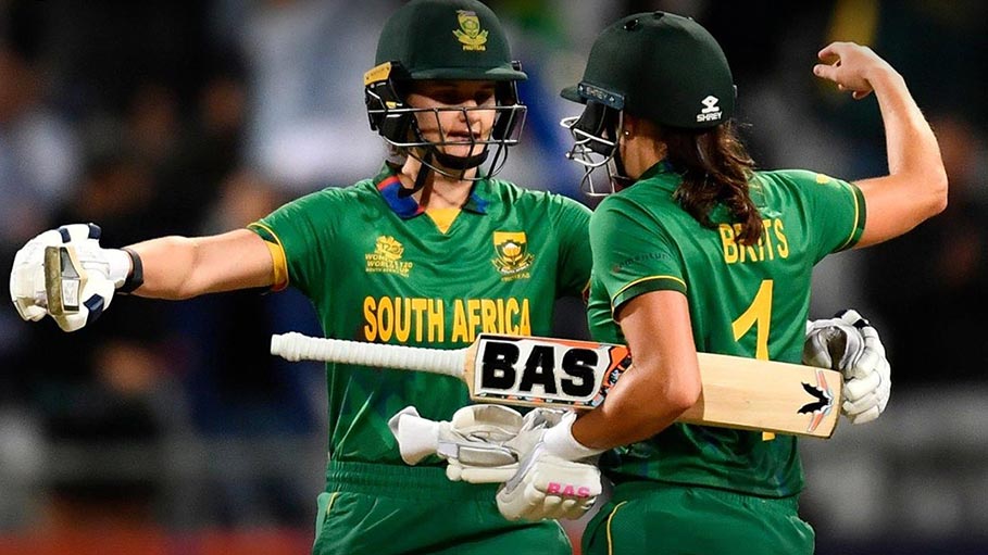 Wolvaardt, Brits Take South Africa to Women's T20 World Cup Semi-Finals