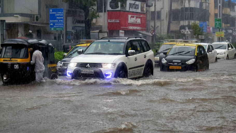 Mumbai Under Water: Red Alert Issued as Heavy Rains Continue