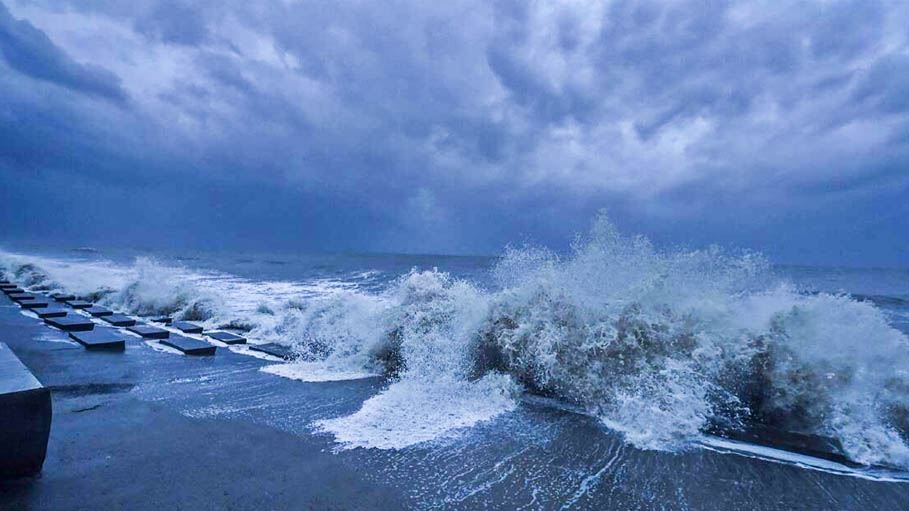 Cyclone in Bay of Bengal, Likely to Move Ashore on Sunday