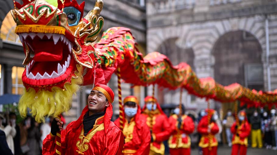 Lunar New Year Boosts Chinese Tourism as Covid-19 Curbs End