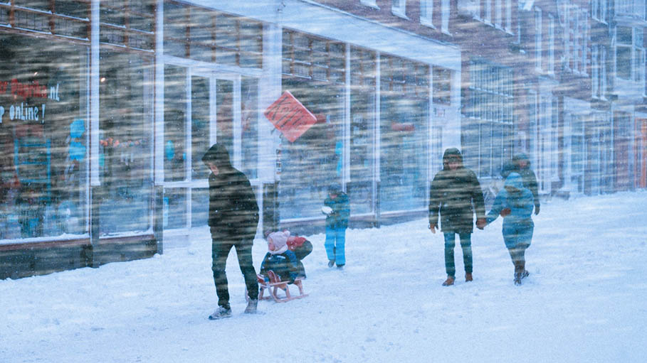 Dangerous Winter Storm Batters Western US Shutting Down Airport, Highways